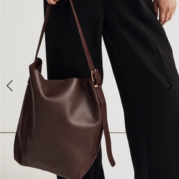 Madewell Essential Bucket Tote - Picture 4 of 6